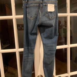 New With Tags - Hidden Amelia Skinny Jeans - size 25